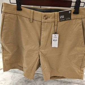 NWT Express Mens Mid-Thigh Khaki shorts 31 Waist